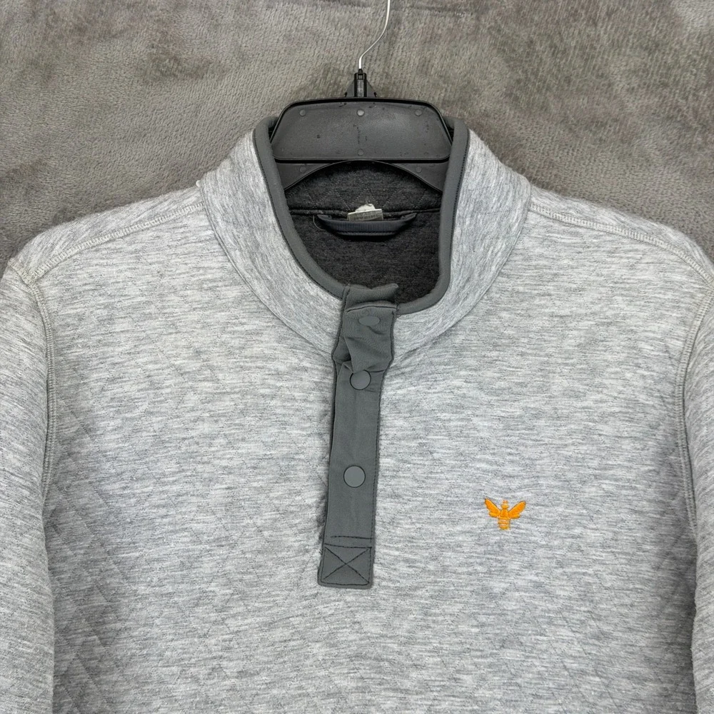 Marine Layer Mens Quilted Snap Mock Neck Pullover Heather Grey Bee Logo Medium